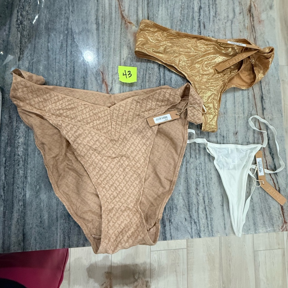 NWT SKIMS 3 piece 3X Bundle. See photos for details. LOT 43
